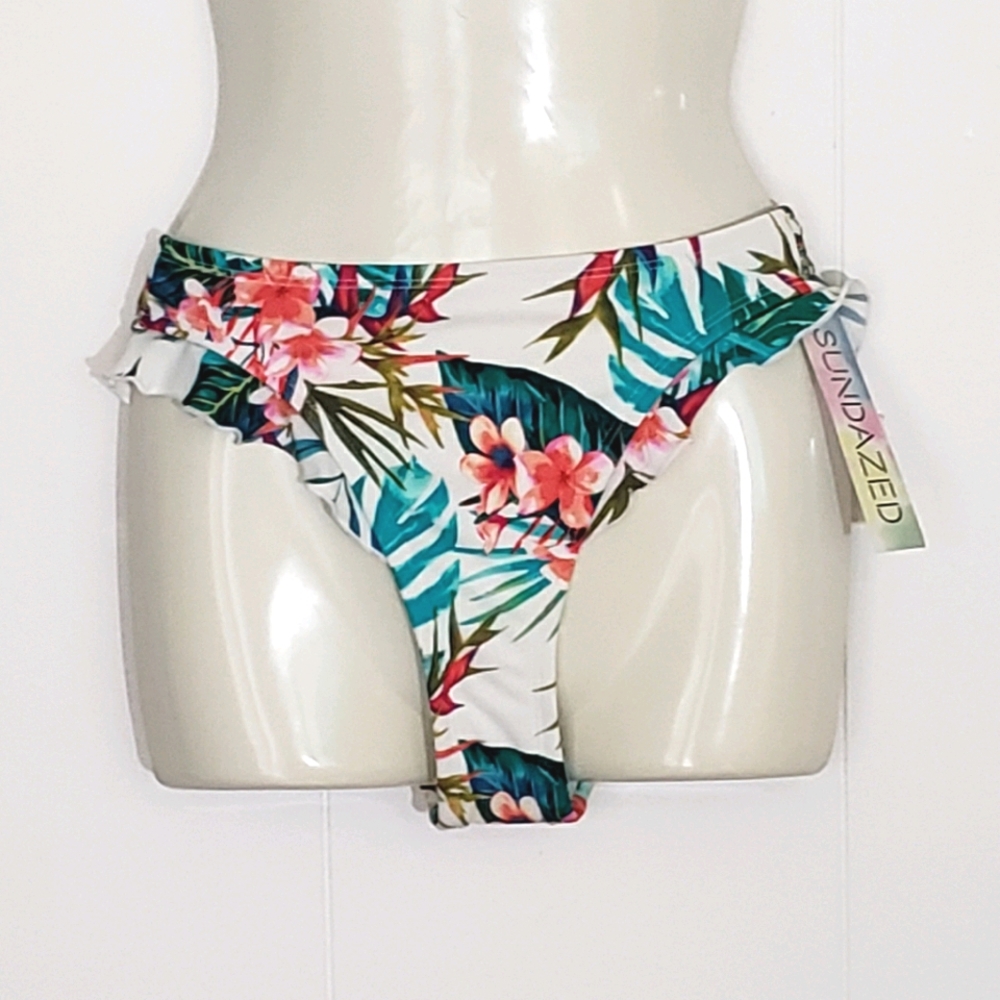NWT Sundazed BmRuffled Trim Bikini Bottom